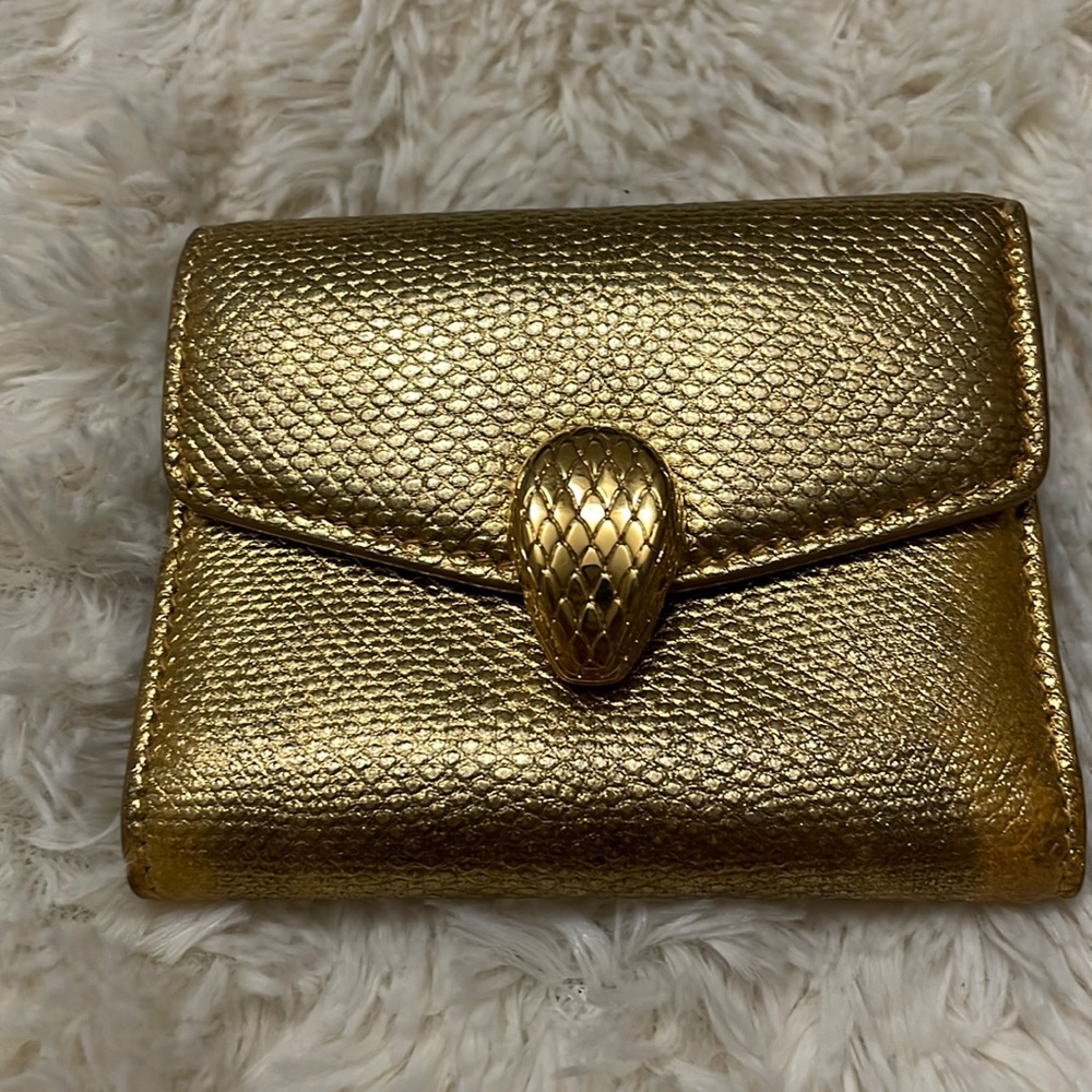 Authentic BVLGARI compact wallet 🤗